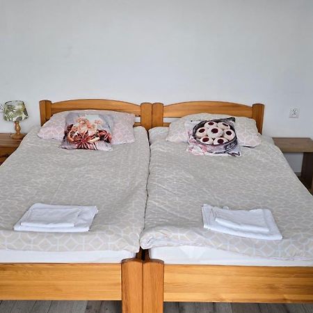 Unibal - Pokoje Goscinne Unieście Extérieur photo