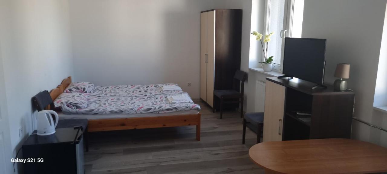 Unibal - Pokoje Goscinne Unieście Extérieur photo